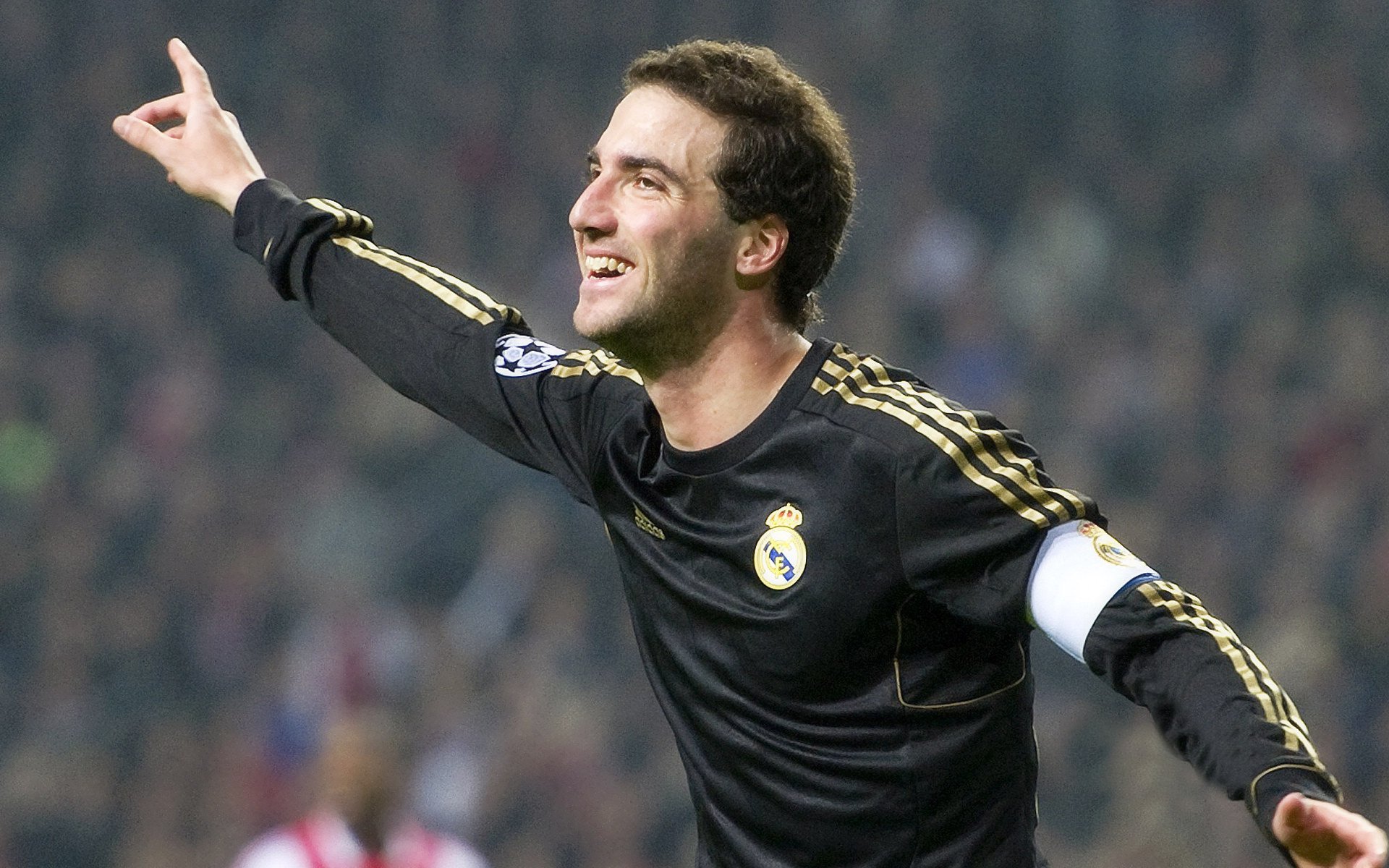 开云网页-“英超战火持续升级，争冠形势扑朔迷离”，英超的比赛